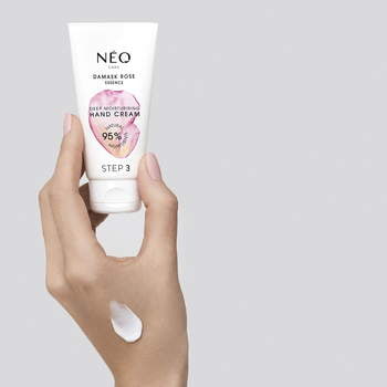 Deeply moisturizing hand cream