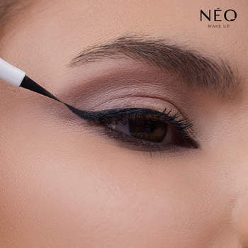 Ultra Precise Eyeliner: BLACK