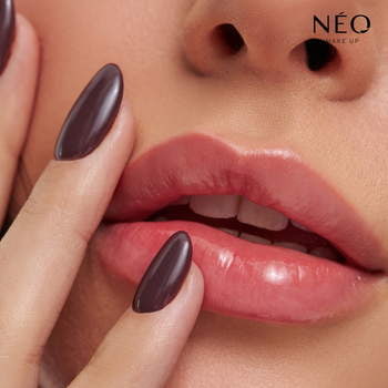Lip oil- Chocolate: 02 STRAWBERRY CHOCOLATE​