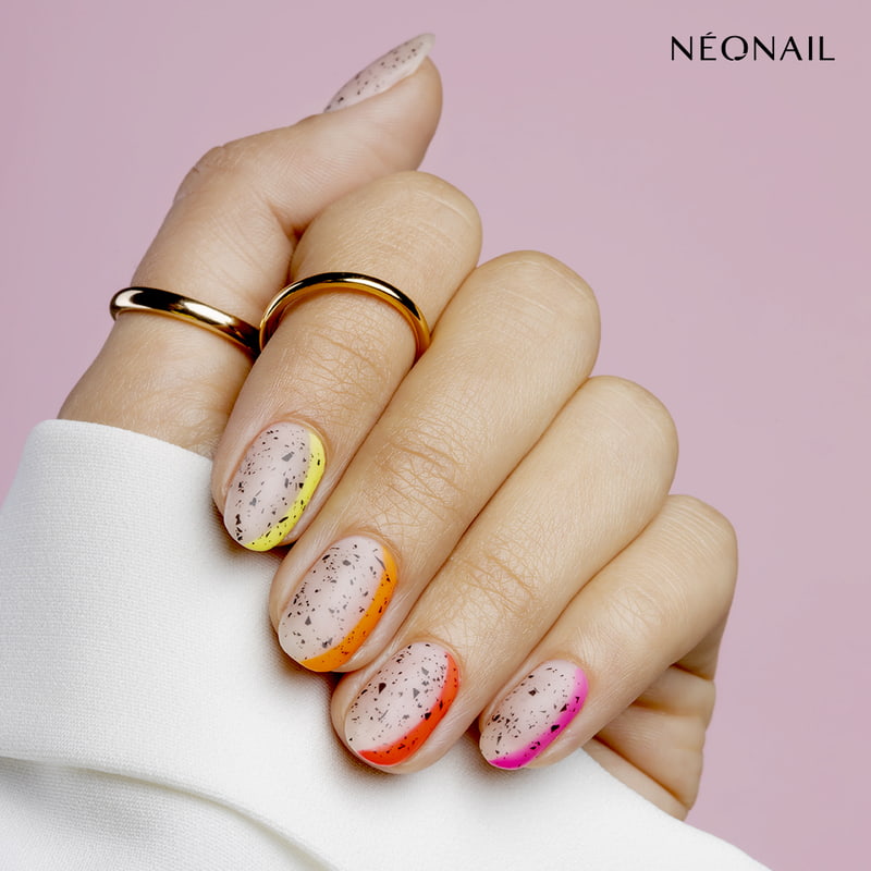 Bet on colourful top crush