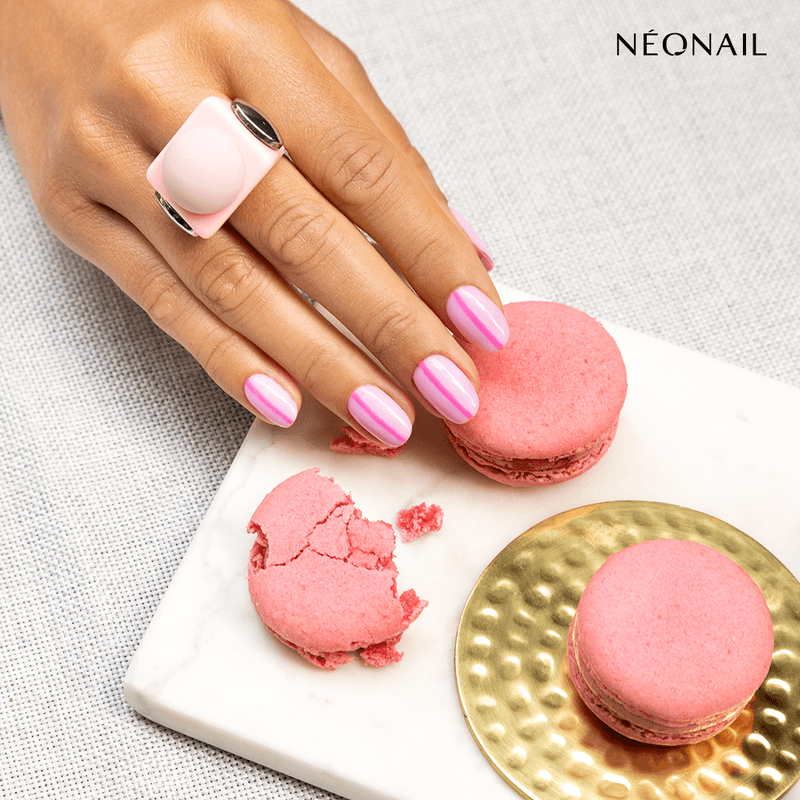 Manicure na lato w odcieniach różu