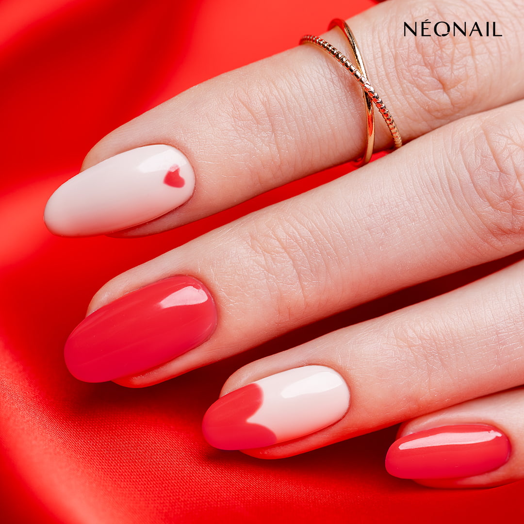 Manicure walentynkowy z wykorzystaniem Full Color Base Lady