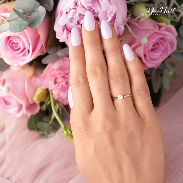 Różowy lakier hybrydowy - stylizacja paznokci