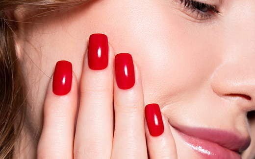 Szybki manicure hybrydowy - czy to możliwe? Lakiery 3w1