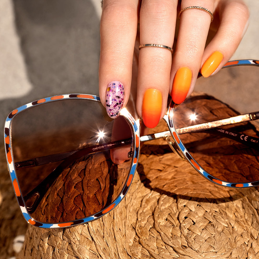 Wakacyjny manicure wykonany lakierami z kolekcji Your Summer, Your Way!