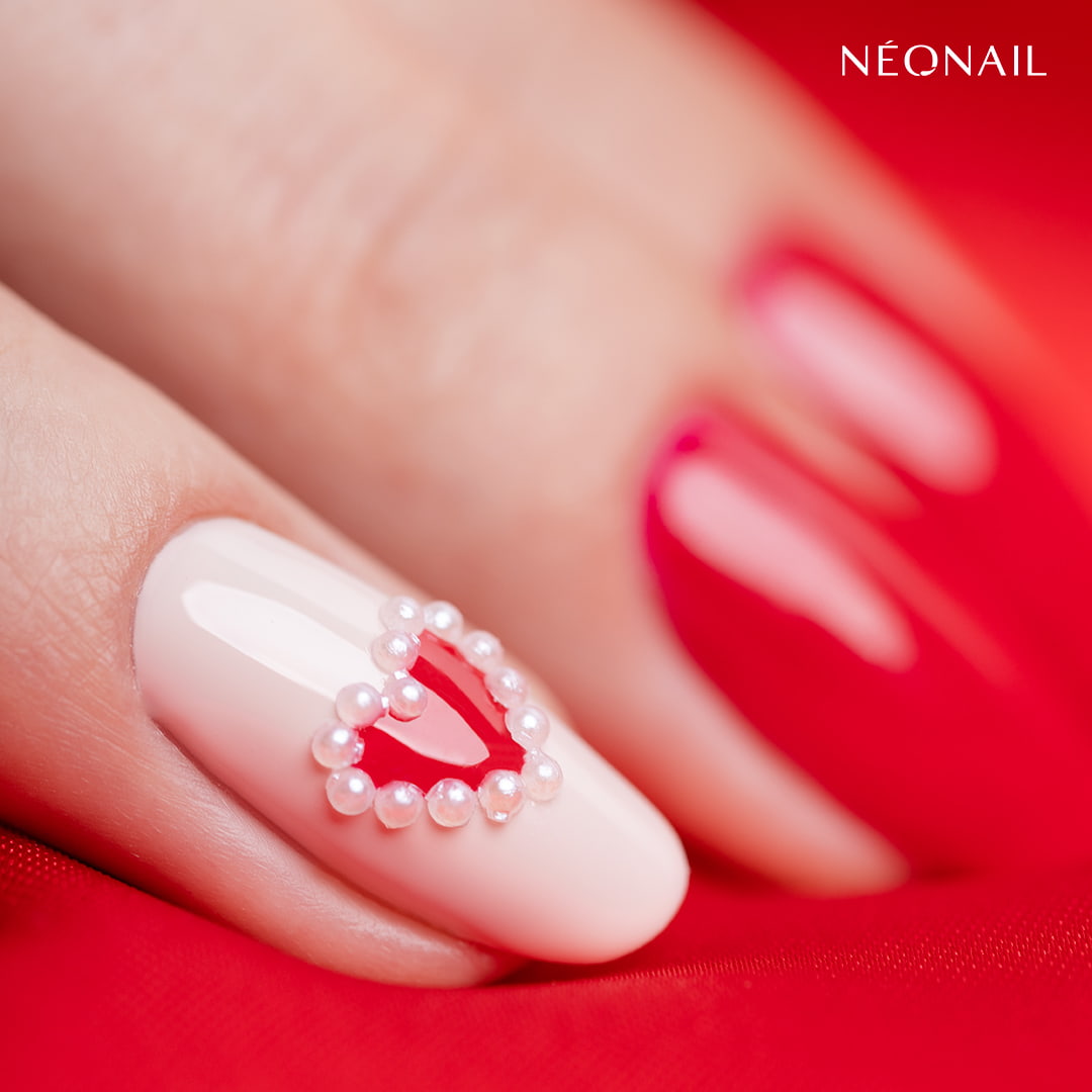 Inspiracja na manicure walentynkowy z wykorzystaniem bazy Raspberry