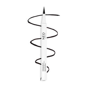 Ultra precyzyjny eyeliner: BLACK